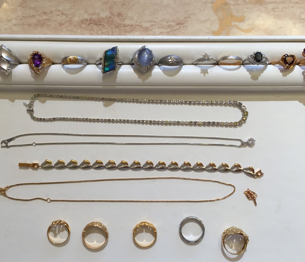 【買取速報】大量査定しました。そしてご来店いただいたご夫婦とも満面の笑顔でした。そして私も笑